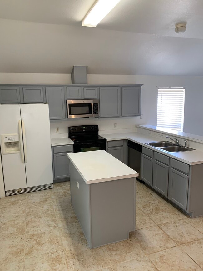 Building Photo - 4838 Orchard Ridge Dr