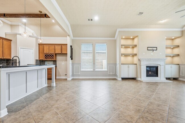 Building Photo - 8111 Sweet Gardens Ct