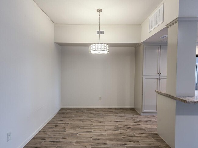 Building Photo - 14703 Barryknoll Ln