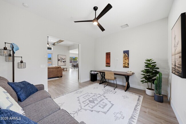 Building Photo - 6896 E Lomas Verdes Dr