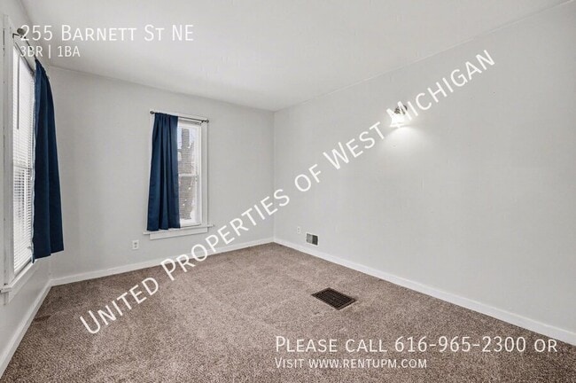 Building Photo - 255 Barnett St NE