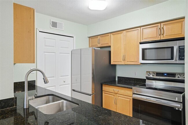 Building Photo - 3275 Haviland Ct