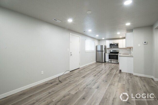 Building Photo - 138 S 300 W