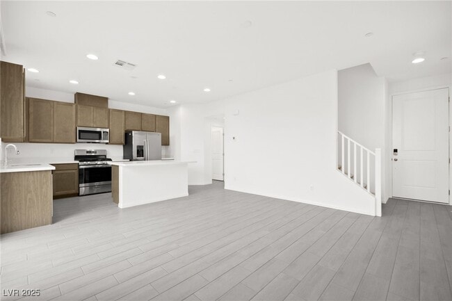 Building Photo - 10140 Glen Aulin St