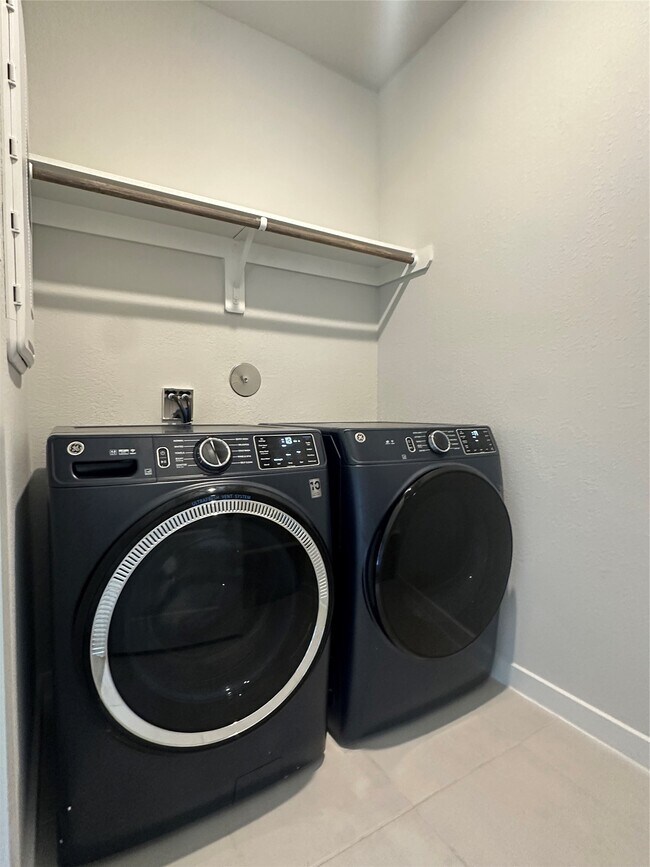 Building Photo - 3322 Verdant Ln