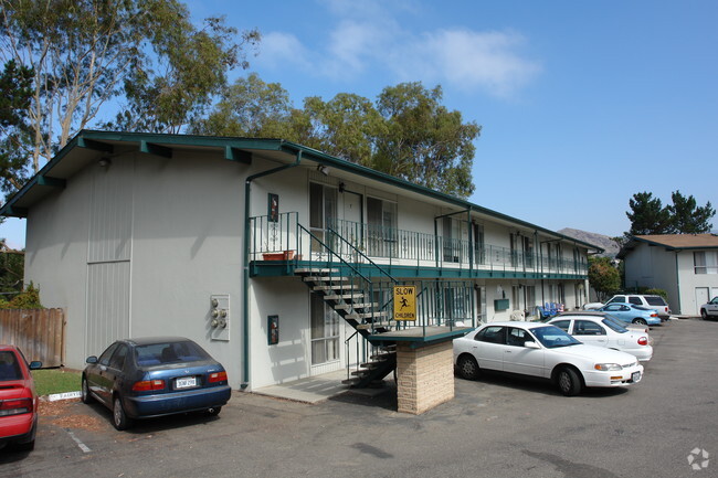 Primary Photo - Fairview Apartments