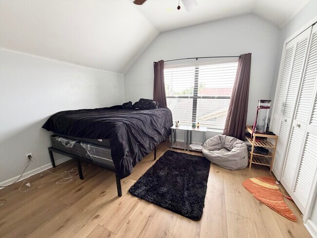 Building Photo - 6048 Garrett St