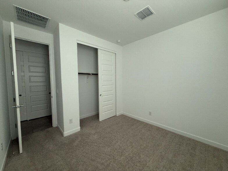 Building Photo - 8344 N 170th Ln