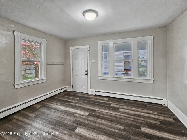 Building Photo - 109 Penn St