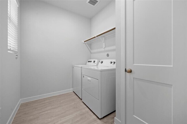 Building Photo - 16886 Pandora Wy