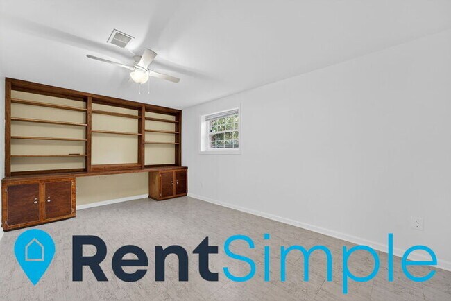 Building Photo - 13136 Ashnut Ln