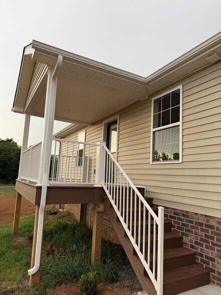 Building Photo - 105 Robins Way