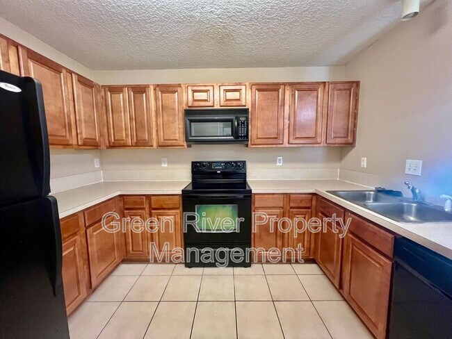 Building Photo - 7920 Merrill Rd