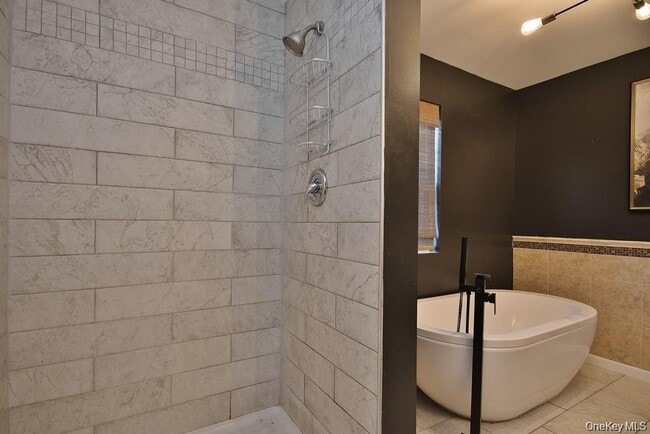 Building Photo - 346 Angelo Dr