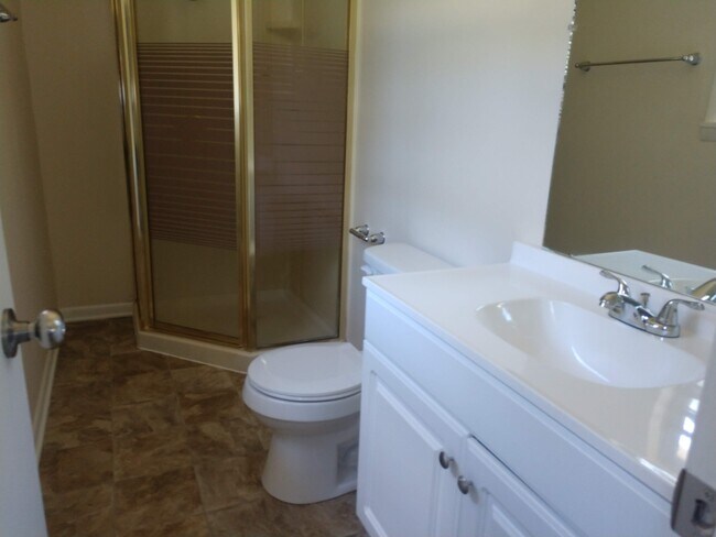 Master Bath - 486 Saddle Club Rd
