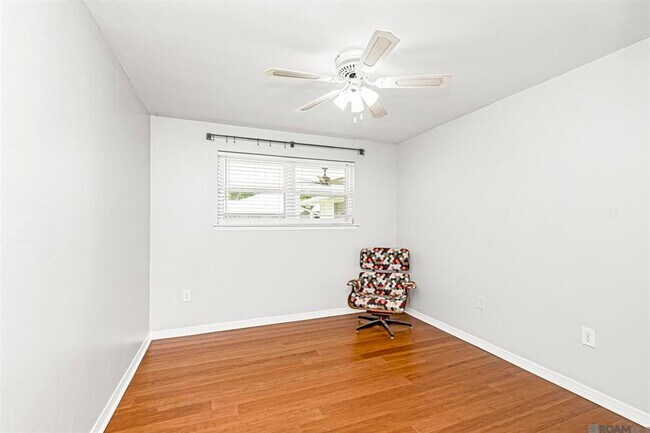 Building Photo - 4112 Pine Park Dr