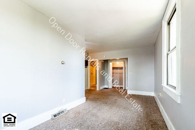 Building Photo - 1335 S Jackson St