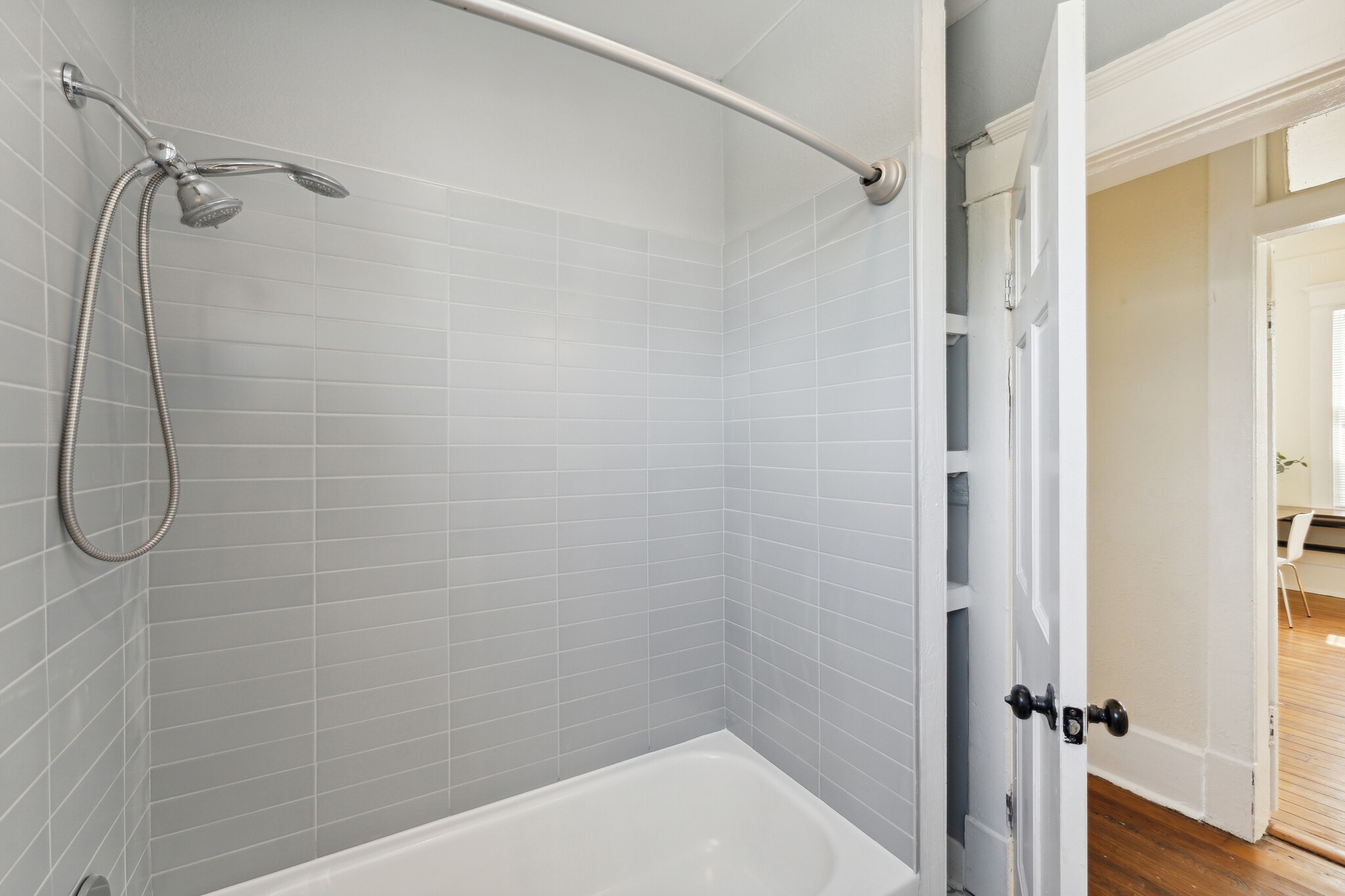 Shower/tub with subway tiles - 11 E 39th St