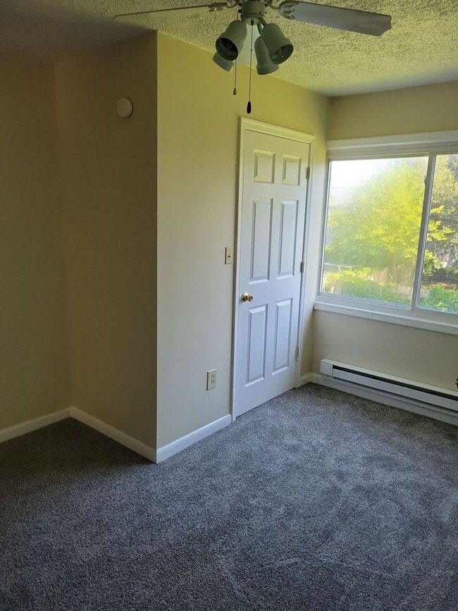 Building Photo - 11th Bay Colonies