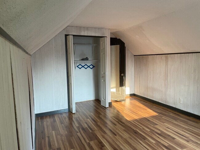 Upstairs bedroom 1 of 2 - 6962 Adaside Dr SE