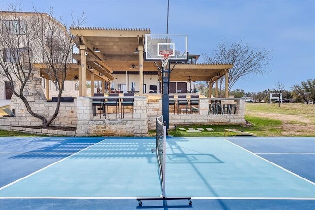 Building Photo - 3008 Point Cove