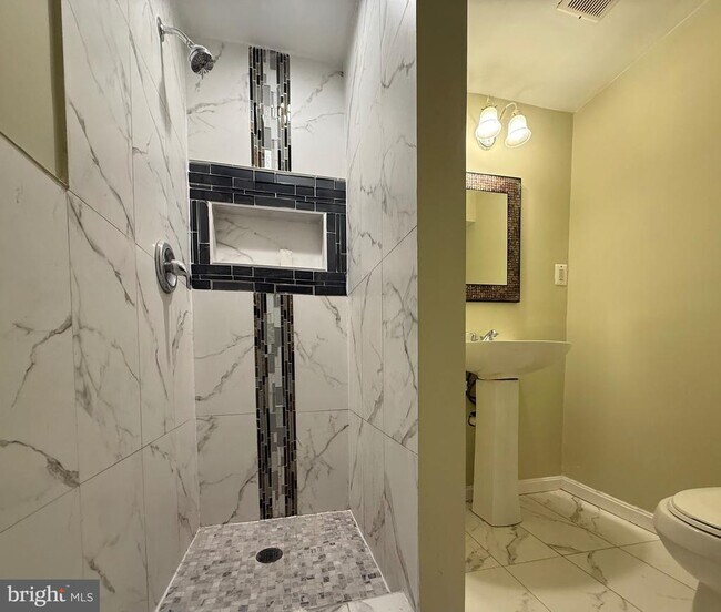 Building Photo - 2 Cinnabar Ct