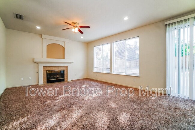 Building Photo - 3918 Ginko Way