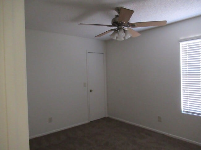 Building Photo - Nice 4 Bedroom + Den Home With Pool In AHW...