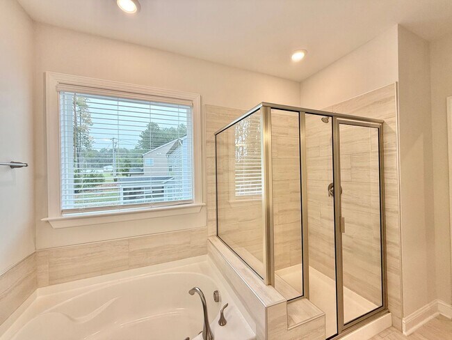 Building Photo - Remodeled 4BD, 3BA Wake Forest Home with L...