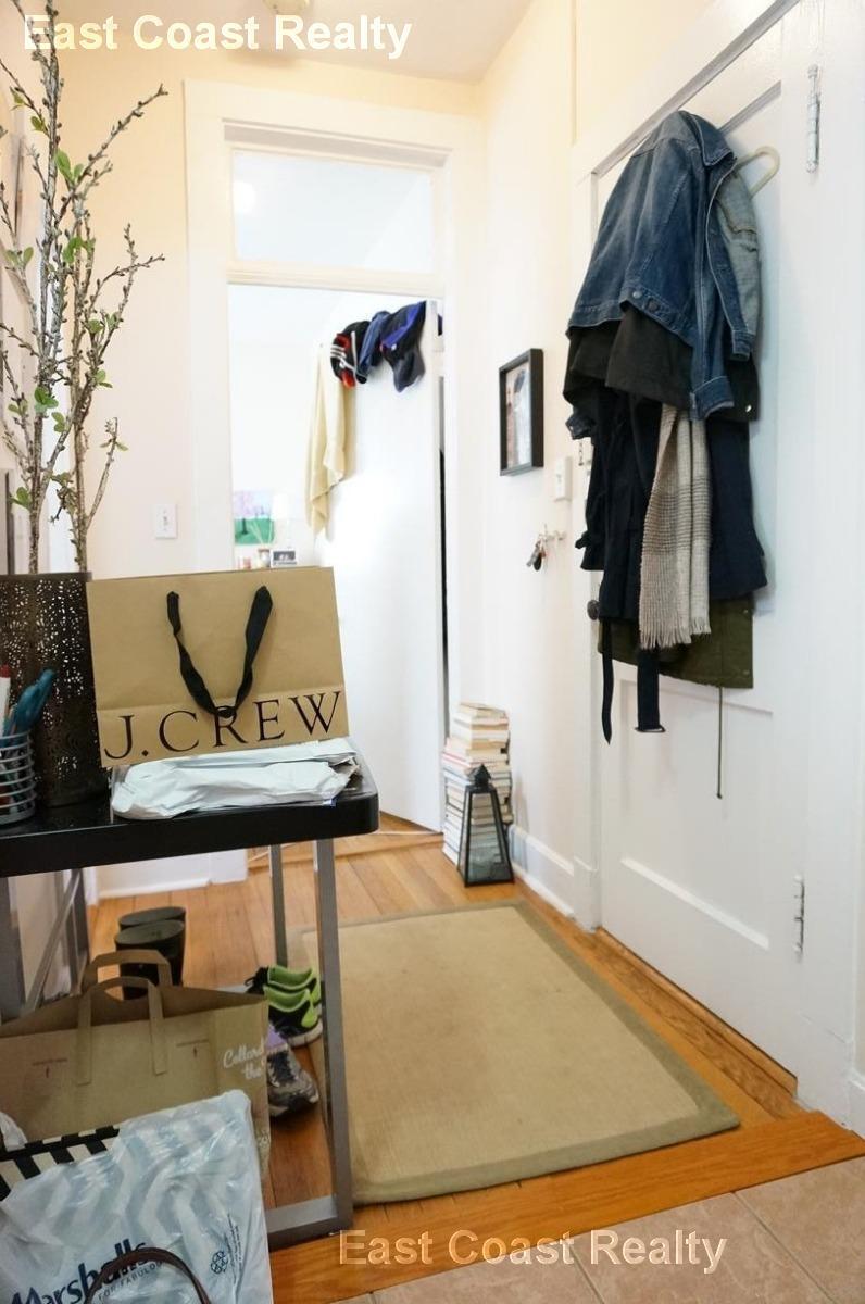 Building Photo - 79 Gordon St