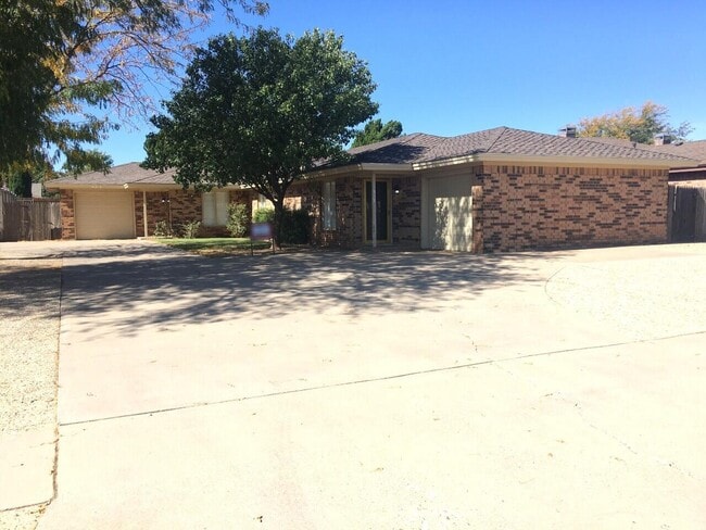 Primary Photo - 7918 Aberdeen Ave