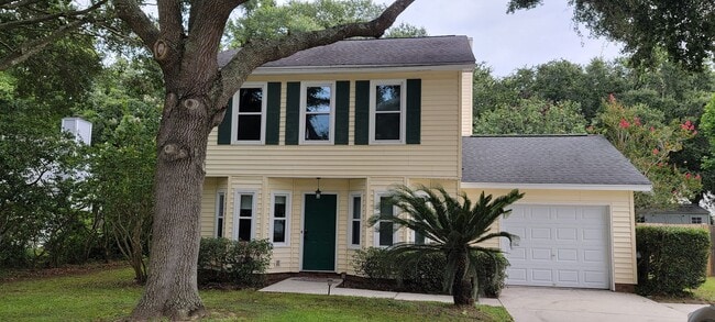 Building Photo - Three Bedroom Home in Bayview Farms - Jame...