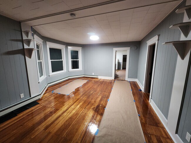 Building Photo - 19 Sprague St