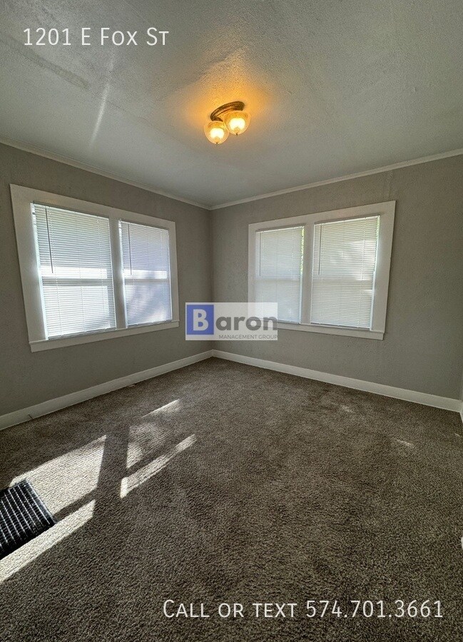 Primary Photo - 1201 E Fox St