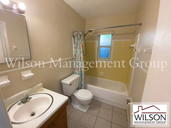 Building Photo - 1311 Oregon St