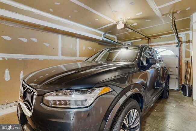 Building Photo - 13118 Plotner Farm Rd