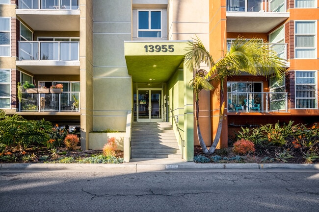 Building Photo - 13955 Tahiti Way