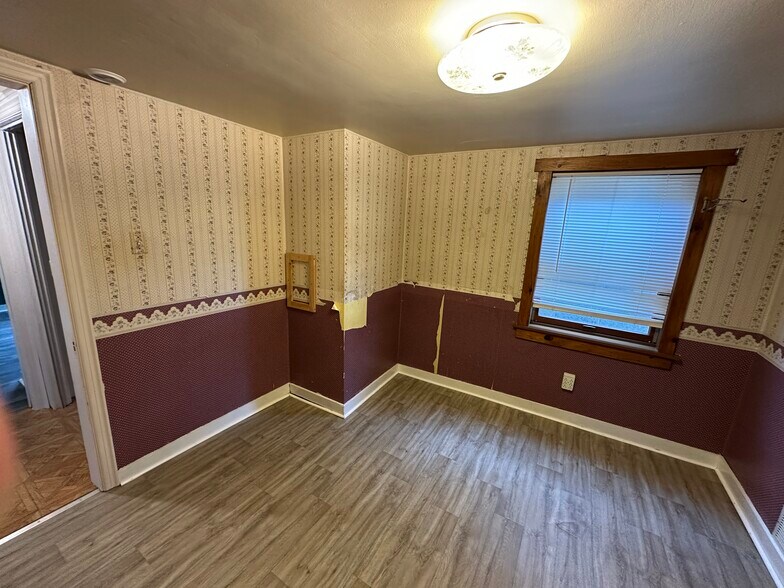 Building Photo - 1335R 4th Ave