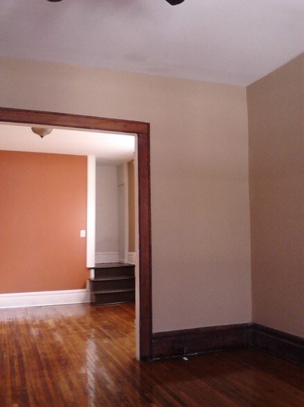 Building Photo - 2350 Summit St