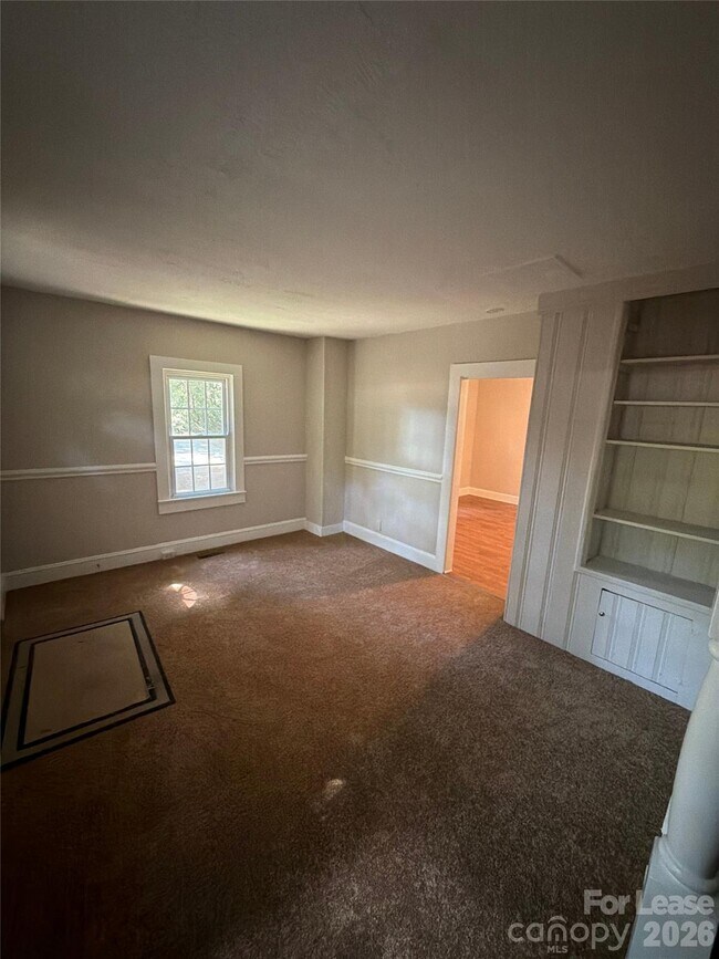 Building Photo - 3516 Eastway Dr