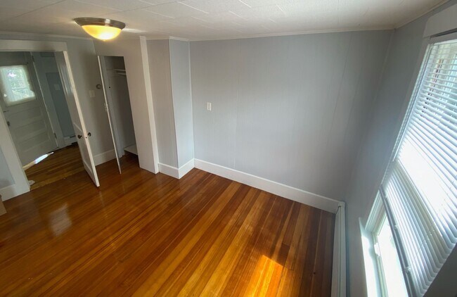 Building Photo - 11 Clark St