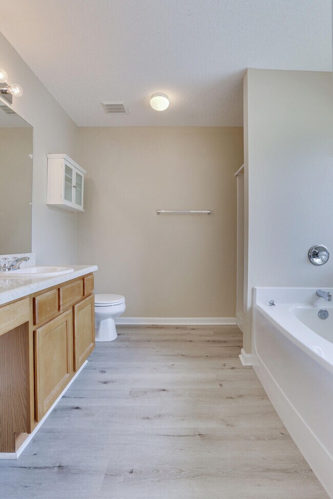 Building Photo - 103 McNair Dr