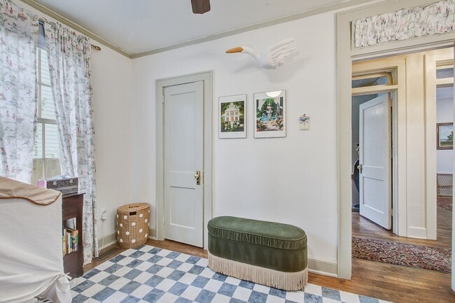 Building Photo - 4420 S Rhett Ave