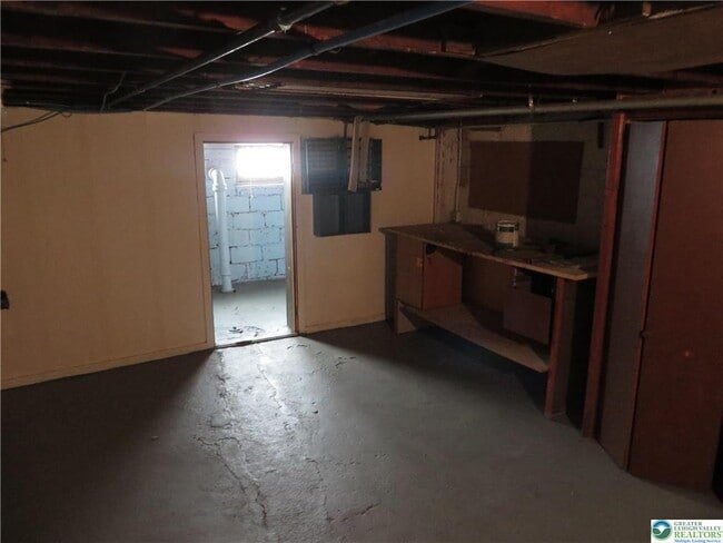 Building Photo - 1509 S Albert St
