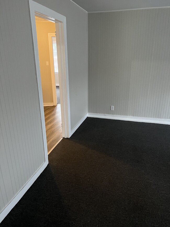 Building Photo - 803 3rd Ave