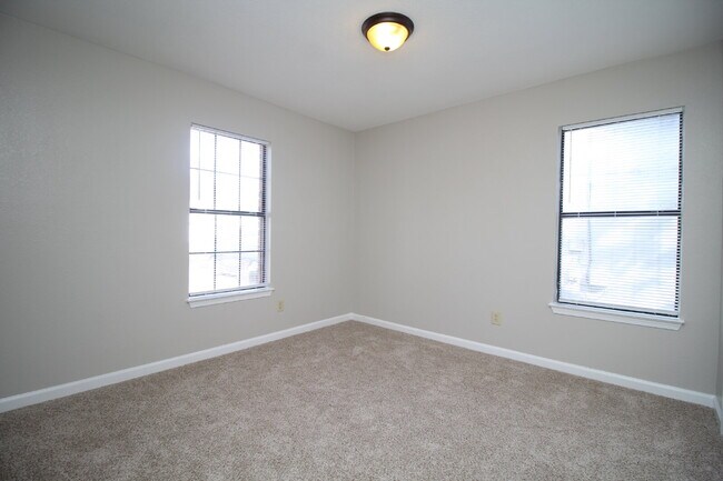 Building Photo - Option 2 (Lifestyle-Focused): Spacious & Stylish 3BR/2BA Home in Avondale Near NAS Pensacola | Va...