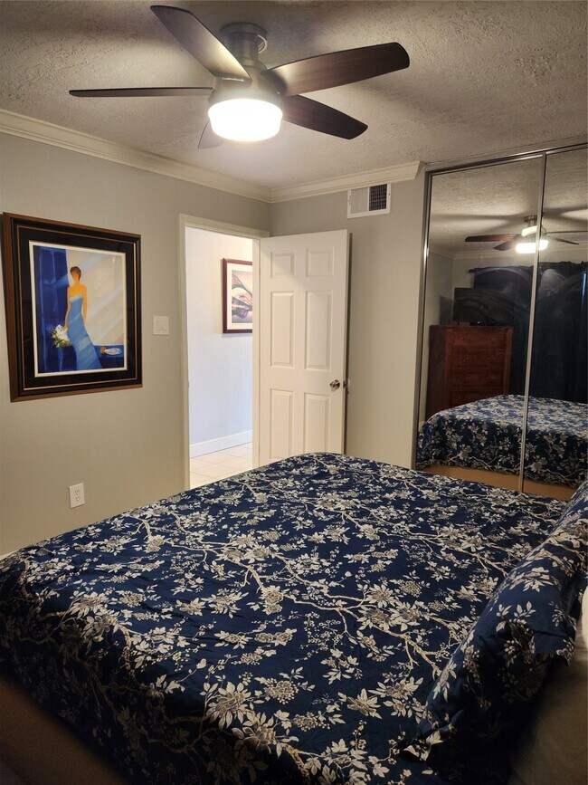 Building Photo - 12600 Melville Dr