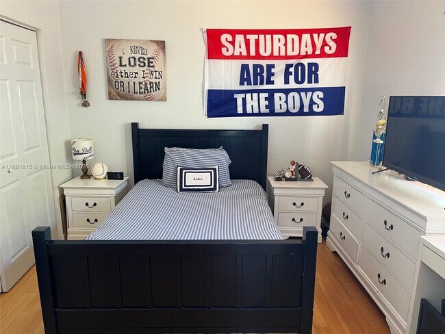 Building Photo - 3571 NE 11th Dr