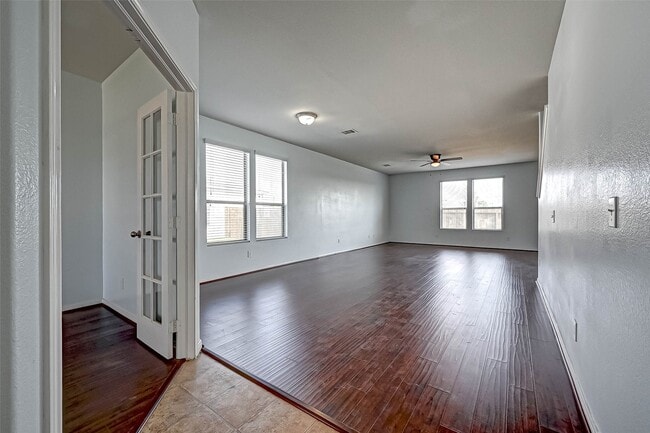 Building Photo - 1830 Artem Ct