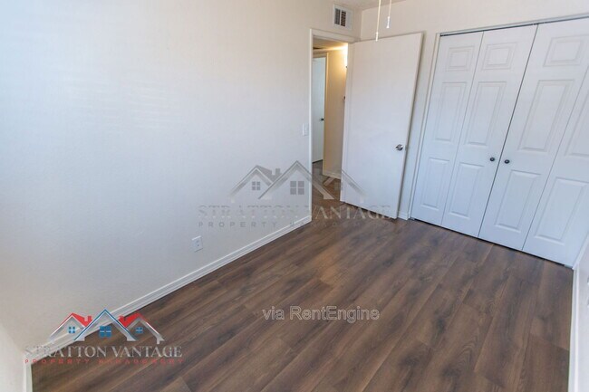 Building Photo - 3120 N 67th Ln